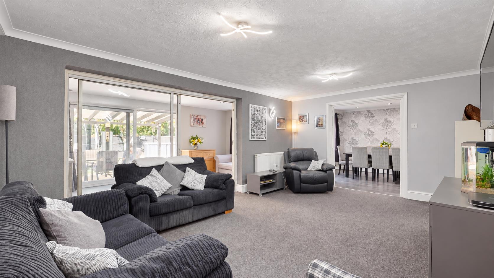 5 bed property in Windmill Hill Drive, Milton Keynes